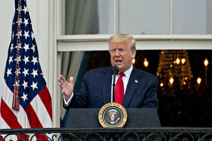 Трамп раскрыл личность автора своих сообщений в соцсетях