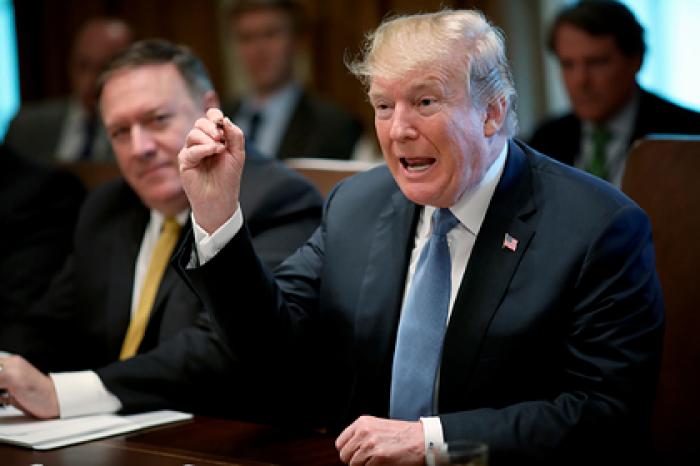 Трамп уволил жаловавшегося на Помпео сотрудника