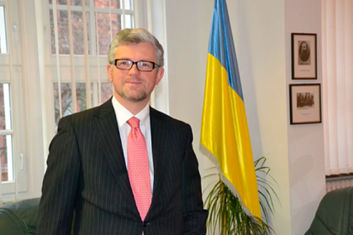 Украина назвала подлым заявление бывшего канцлера ФРГ Шредера о после-карлике