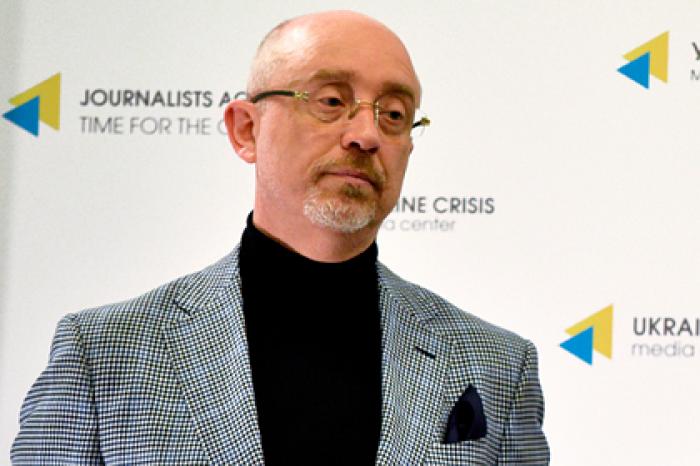 Украина решила включить в переговоры по Донбассу священников и спортсменов
