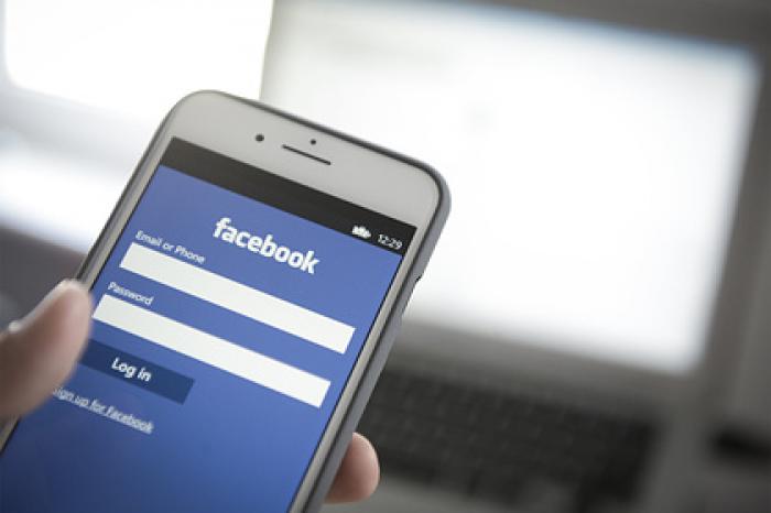 В Госдуме выступили за запрет Facebook рекламной деятельности в России
