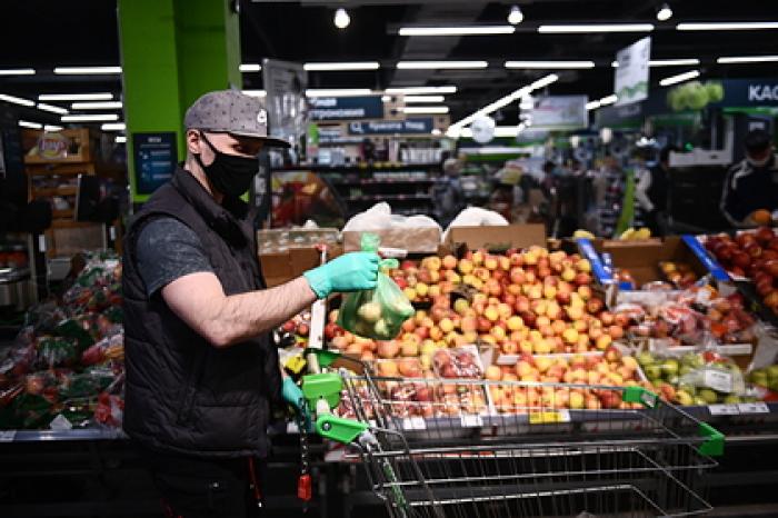 Вирусолог оценил шансы заразиться коронавирусом через товары