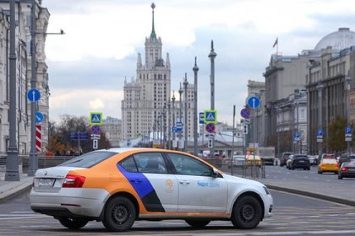 В Москве заработали МФЦ и каршеринг