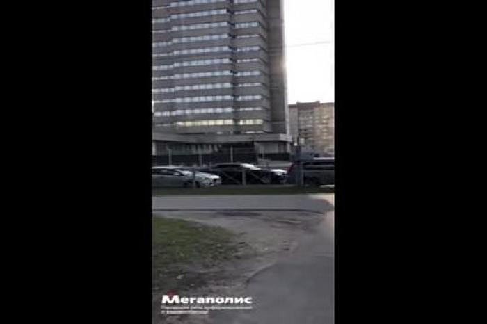 Водитель BMW погнался за велосипедистом по тротуару и попал на видео