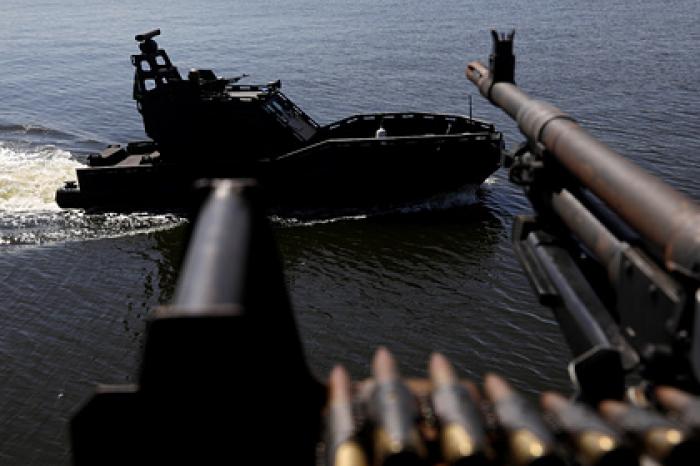 В Венесуэле нашли колумбийские катера с оружием на борту