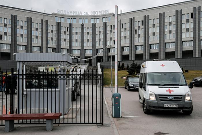 Загоревшийся в больнице в Петербурге аппарат ИВЛ был новым