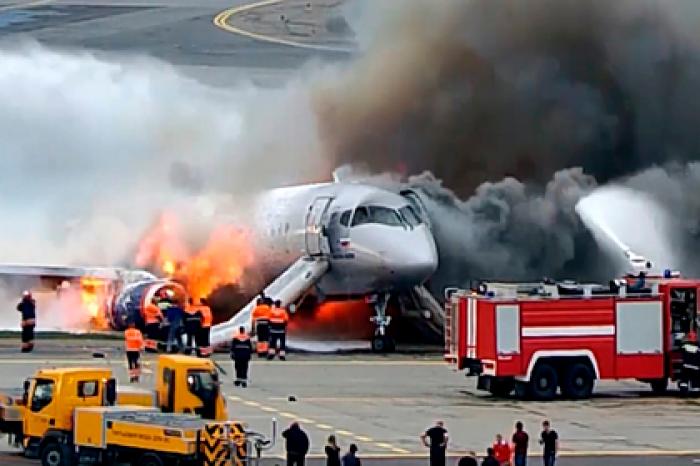 Замминистра авиации СССР назвал причину крушения Superjet в Шереметьево
