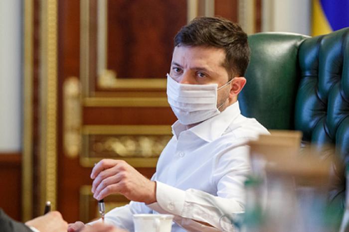 Зеленский отклонил приглашение Лукашенко приехать на парад 9 мая в Минск