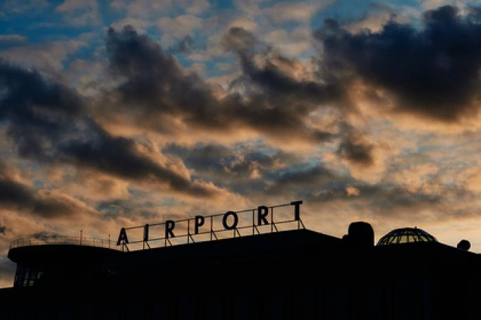 Два самолета столкнулись в аэропорту Пулково