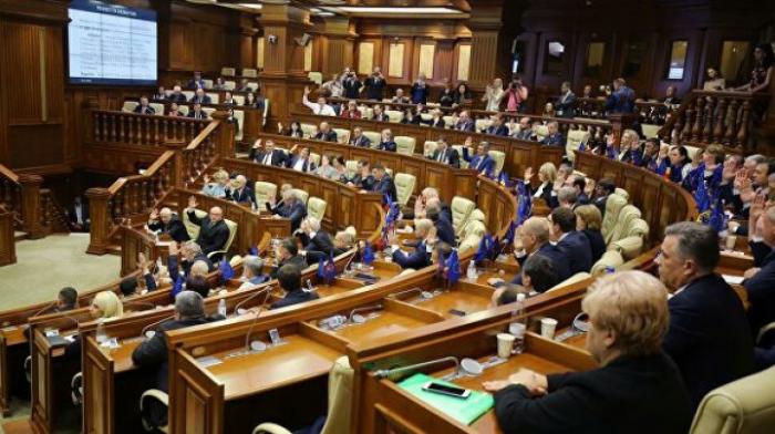 Еще один случай COVID-19 среди сотрудников парламента. Александр Слусарь: "Надеюсь, что тестирование не используют в политических целях"