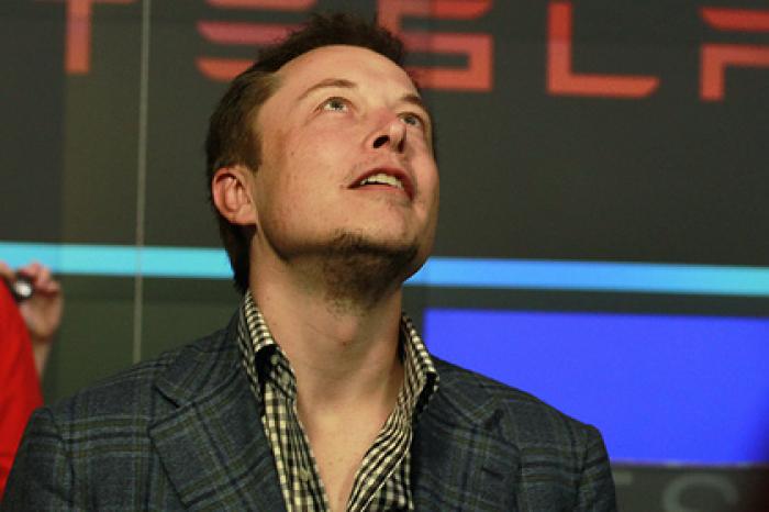 Илон Маск назвал Amazon монополистом и призвал разделить компанию