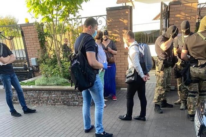 К обещавшему приехать в Москву на танках украинскому политику пришли с обыском
