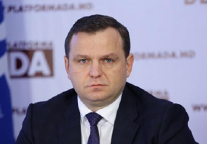 ЛИДЕР «ПЛАТФОРМЫ DA» ЖЕСТКО РАСКРИТИКОВАЛ «ПОЛИТИКОВ ЗАТЯГИВАЮЩИХ ВОТУМ НЕДОВЕРИЯ ПРАВИТЕЛЬСТВА КИКУ»