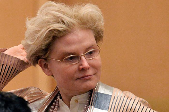 Малышева объяснила влияние медицинской маски на появление прыщей
