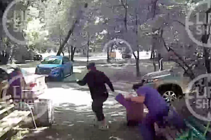 Момент взрыва в жилом доме в Москве попал на видео