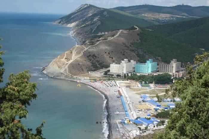 Москвича с ребенком унесло в открытое море на надувной лодке