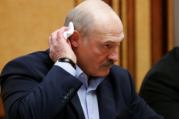 Оскорбивший соперника и его жену Лукашенко пожаловался на оскорбления