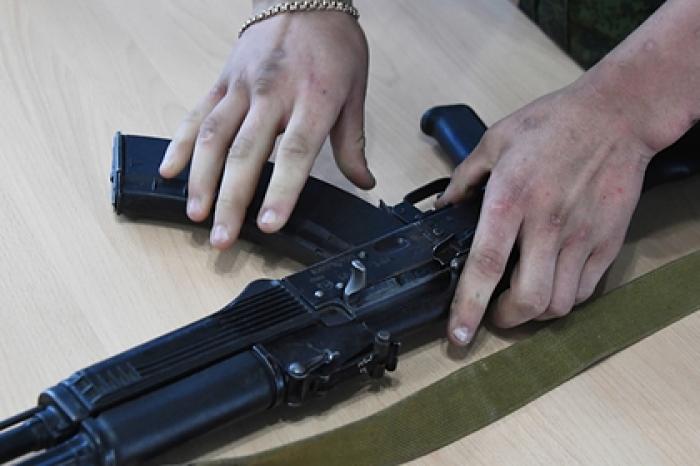 Открывший стрельбу из окна пьяный житель Москвы ранил полицейского