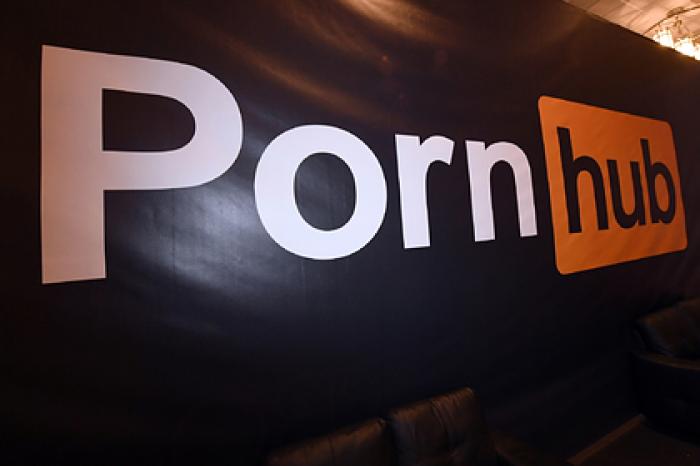 Pornhub посвятил порно протестам в США