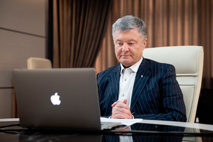 Порошенко обвинил Януковича в потере Украиной Крыма