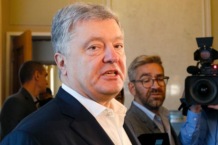 Порошенко стал подозреваемым по делу о незаконном приказе главе внешней разведки
