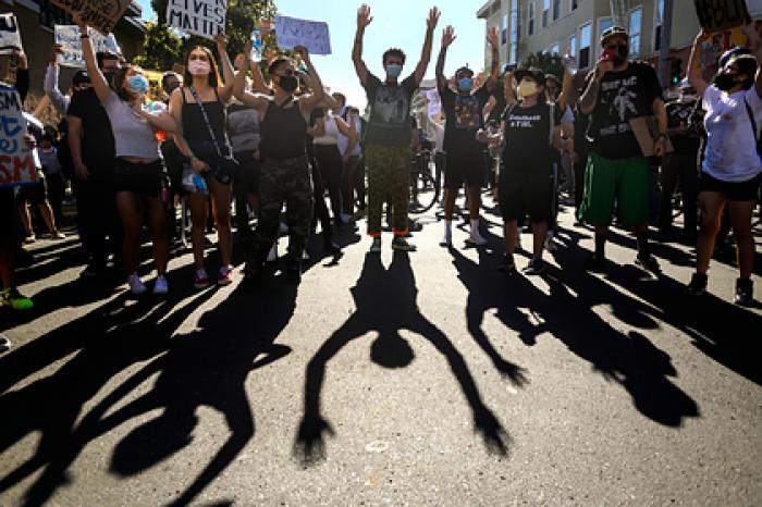США рассказали об иностранном вмешательстве в протесты из-за смерти чернокожего
