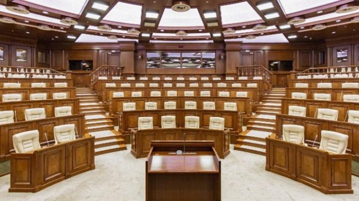 Стало известно до какого числа депутаты парламента пробудут в карантине