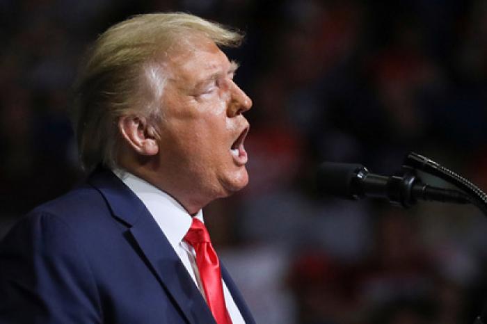 Трамп ограничит выдачу рабочих виз