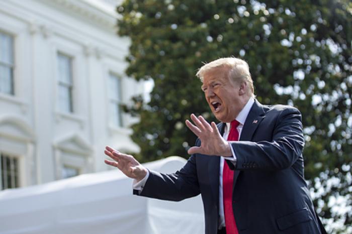 Трамп пригрозил посадить Болтона в тюрьму и конфисковать у него деньги