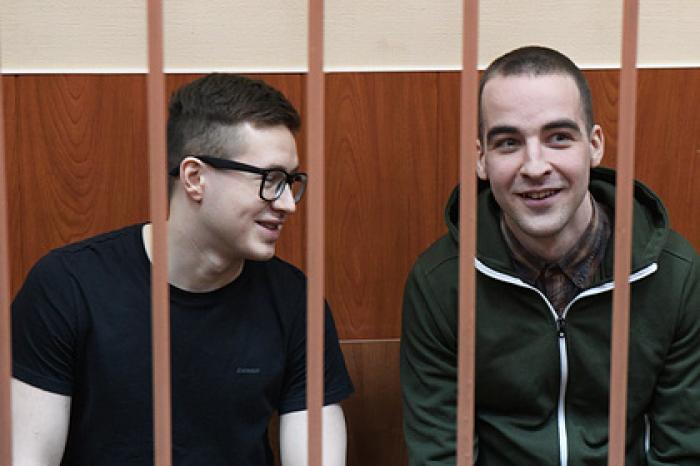 Возмущенных суровым приговором по делу «Сети» начали массово задерживать