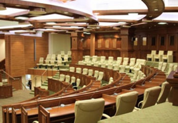 В ПАРЛАМЕНТЕ БОЛЬШЕ НЕТ ПАРЛАМЕНТСКОГО БОЛЬШИНСТВА - ЕЩЕ ОДИН ДЕПУТАТ ВЫШЕЛ ИЗ ФРАКЦИИ ДЕМОКРАТИЧЕСКОЙ ПАРТИИ