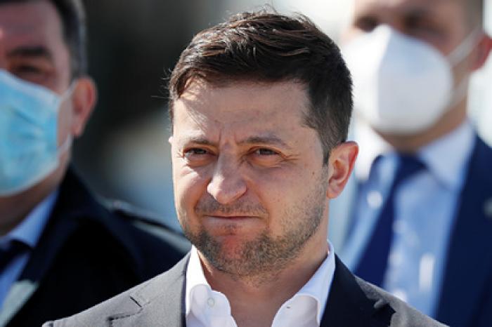Зеленский сравнил себя с канатоходцем под куполом цирка