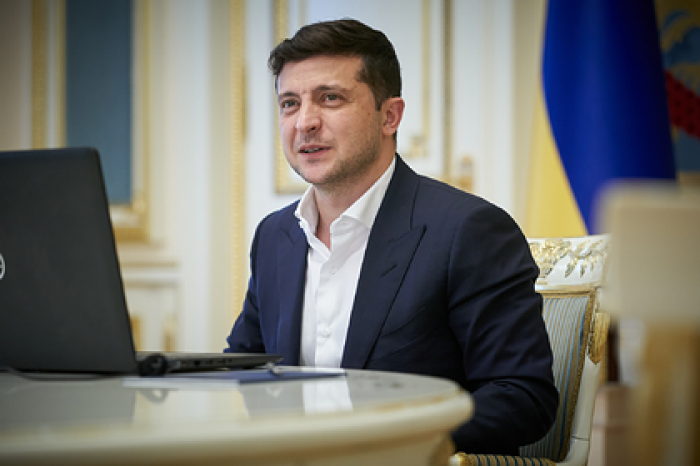 Зеленский заявил об отсутствии желания преследовать Порошенко