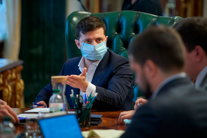 Зеленский заявил о сохранении масочного режима