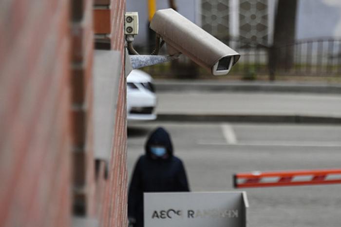 Доступ к слежке за москвичами выставили на продажу