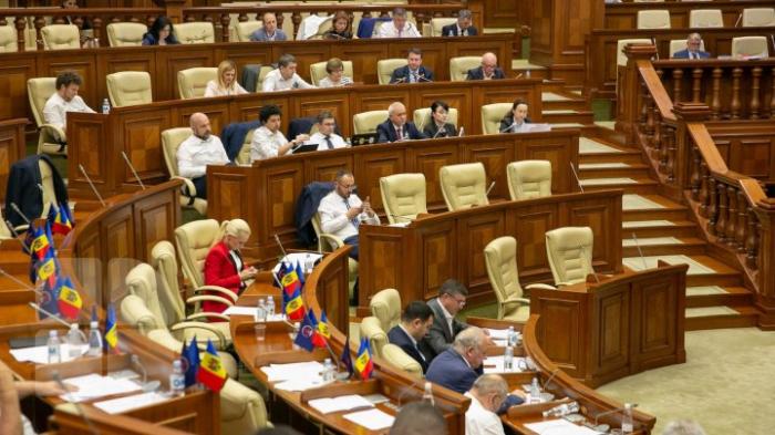 Фракция партии ШОР настаивает на участии в заседании парламента