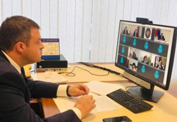 ГОСАДМИНИСТРАЦИЯ ДОРОГ ПОДПИСАЛА КОНТРАКТЫ С ПОДРЯДЧИКАМИ НА РЕМОНТ 243 КМ АВТОДОРОГ