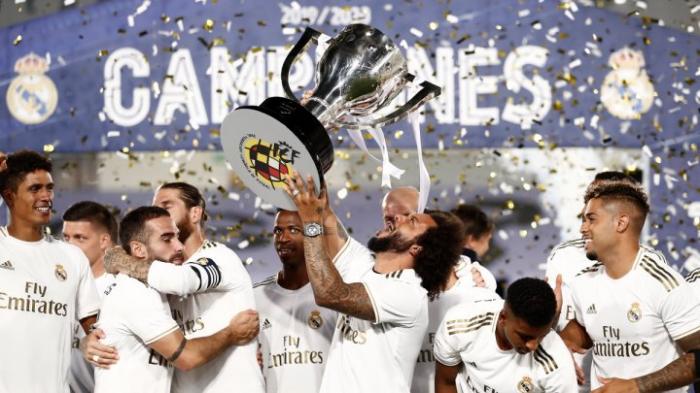 Мадридский "Реал" досрочно стал чемпионом Испании по футболу