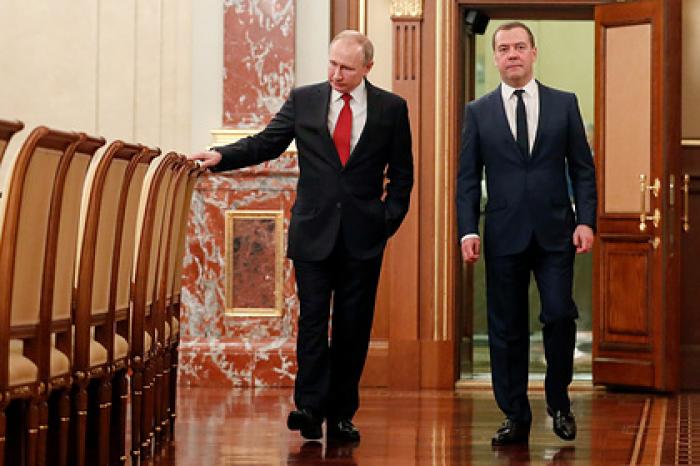 Медведев рассказал о товарищеских отношениях с Путиным