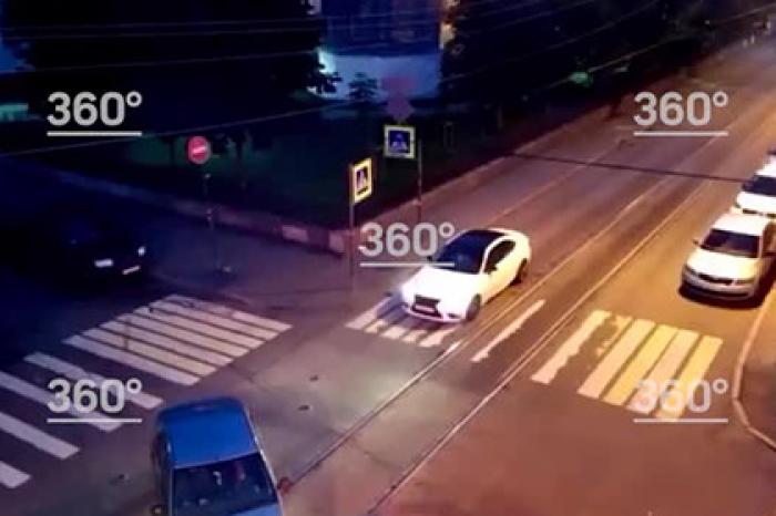Момент аварии с участием Lamborghini российского блогера попал на видео