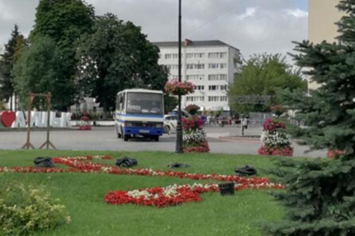 На Украине захватили автобус с заложниками