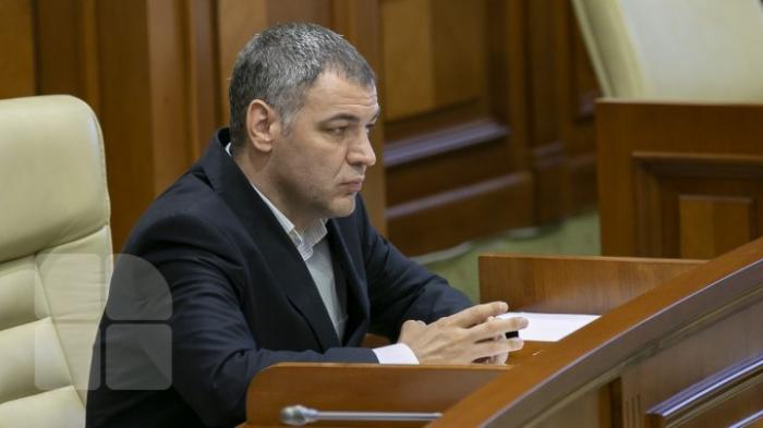 Октавиан Цыку подписал вотум недоверия правительству Иона Кику