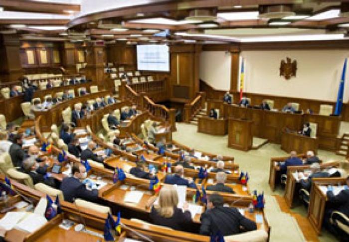 ПАРЛАМЕНТ ПЕРЕНЕС НА СЛЕДУЮЩУЮ НЕДЕЛЮ РАССМОТРЕНИЕ ПОПРАВОК В ИЗБИРАТЕЛЬНЫЙ КОДЕКС