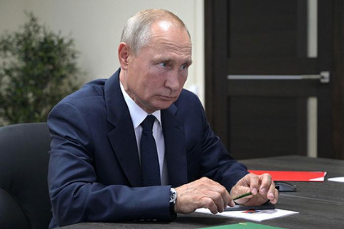 Путин подписал закон об отсрочке возврата долгов для пострадавшего бизнеса