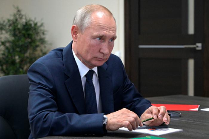 Путин предупредил о риске ситуации с коронавирусом «качнуться в любую сторону»