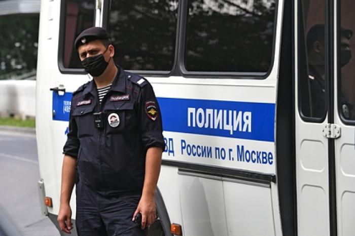 Сотни людей устроили дискотеку под окнами правительства в российском городе