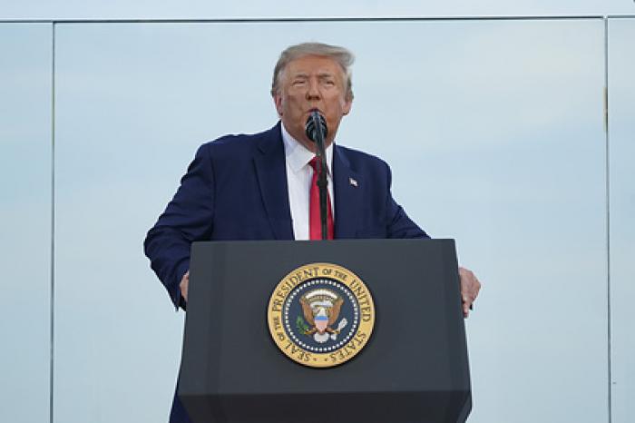Трампа призвали сделать пожертвование от имени Байдена
