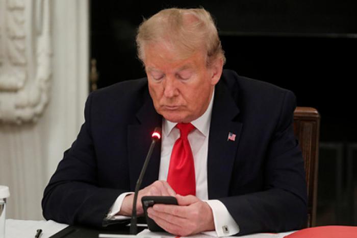 Трамп решил перейти на «телефонные митинги» из-за коронавируса