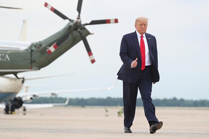 Трамп ввел режим ЧС из-за мощного урагана