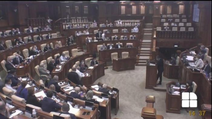 ЦЕНЗУРА в парламенте? СМИ требуют свободного доступа в зал заседаний